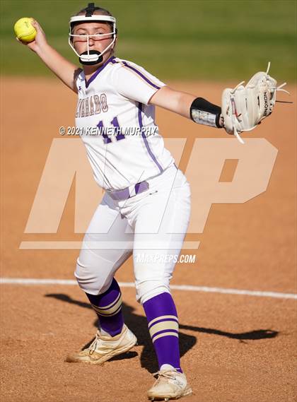 Thumbnail 2 in Alvarado vs Krum photogallery.