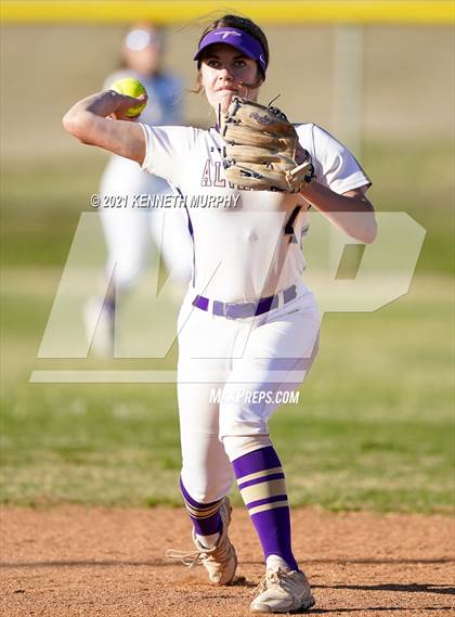 Thumbnail 2 in Alvarado vs Krum photogallery.