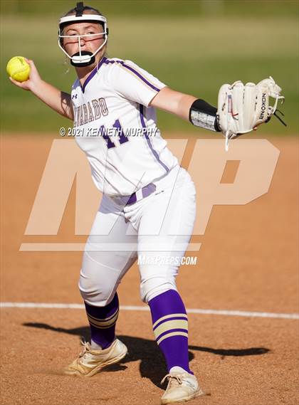 Thumbnail 2 in Alvarado vs Krum photogallery.