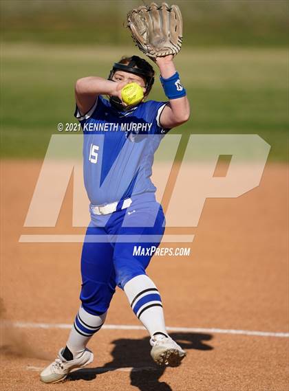Thumbnail 3 in Alvarado vs Krum photogallery.