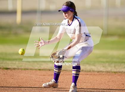Thumbnail 1 in Alvarado vs Krum photogallery.