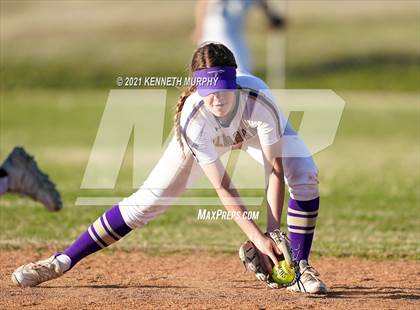 Thumbnail 2 in Alvarado vs Krum photogallery.