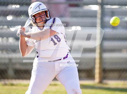 Thumbnail 3 in Alvarado vs Krum photogallery.