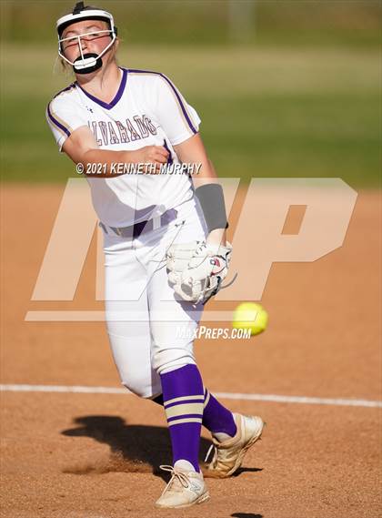 Thumbnail 3 in Alvarado vs Krum photogallery.