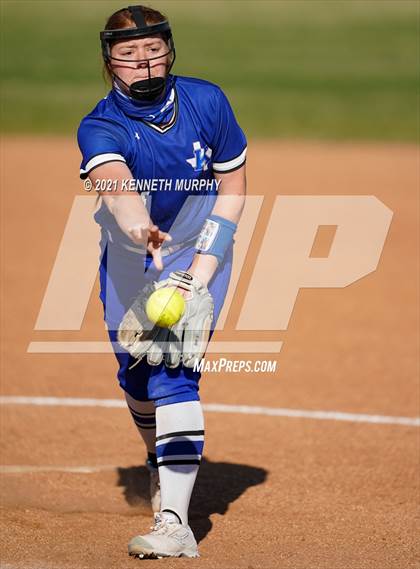 Thumbnail 3 in Alvarado vs Krum photogallery.