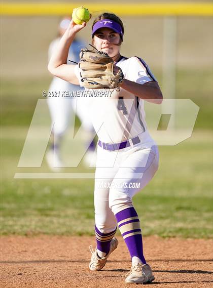 Thumbnail 1 in Alvarado vs Krum photogallery.