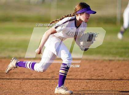 Thumbnail 2 in Alvarado vs Krum photogallery.