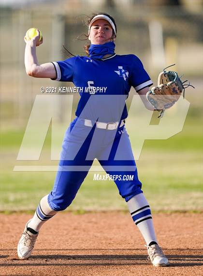 Thumbnail 2 in Alvarado vs Krum photogallery.