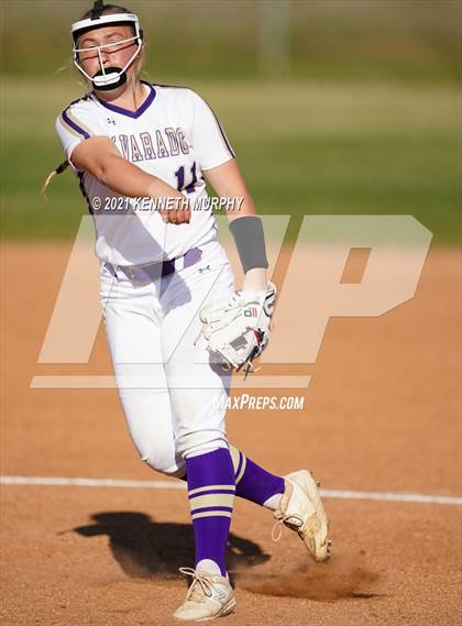 Thumbnail 2 in Alvarado vs Krum photogallery.