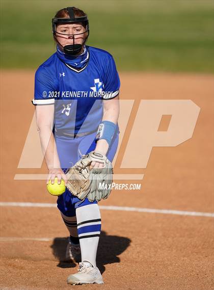 Thumbnail 2 in Alvarado vs Krum photogallery.
