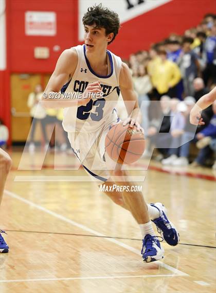 Thumbnail 1 in Highlands @ Covington Catholic photogallery.