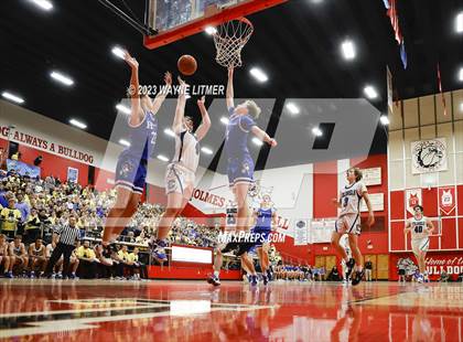 Thumbnail 3 in Highlands @ Covington Catholic photogallery.