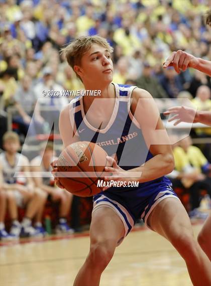 Thumbnail 1 in Highlands @ Covington Catholic photogallery.
