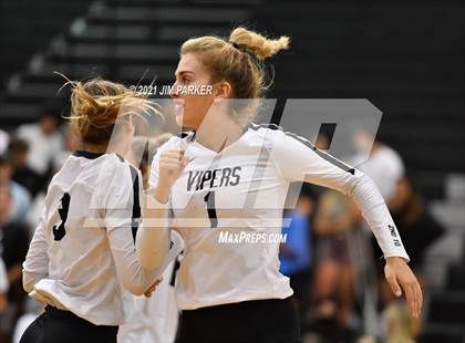 Thumbnail 1 in Cedar Park @ Vandegrift photogallery.