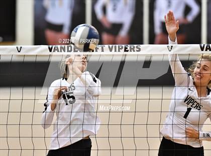 Thumbnail 2 in Cedar Park @ Vandegrift photogallery.