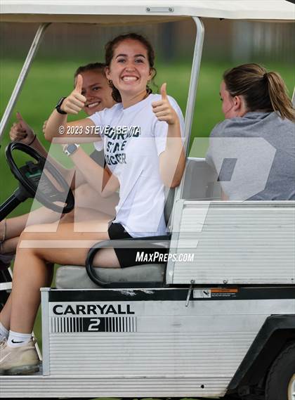 Thumbnail 3 in Regis Jesuit @ Grandview photogallery.