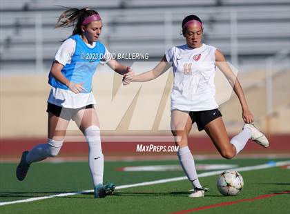 Thumbnail 3 in Bell vs. Keller Central (UIL Bi-District Playoff) photogallery.