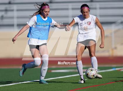 Thumbnail 1 in Bell vs. Keller Central (UIL Bi-District Playoff) photogallery.