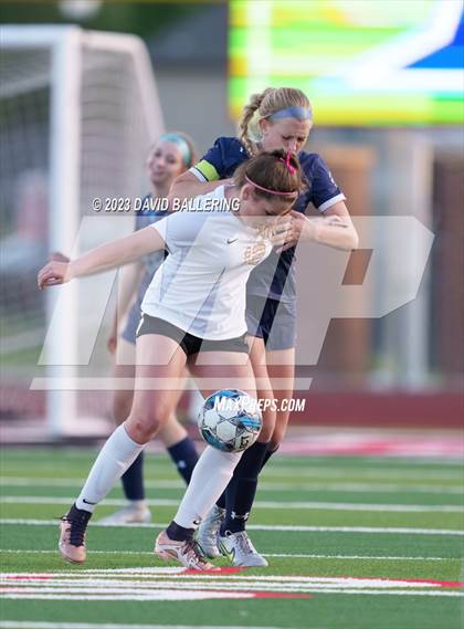 Thumbnail 3 in Bell vs. Keller Central (UIL Bi-District Playoff) photogallery.