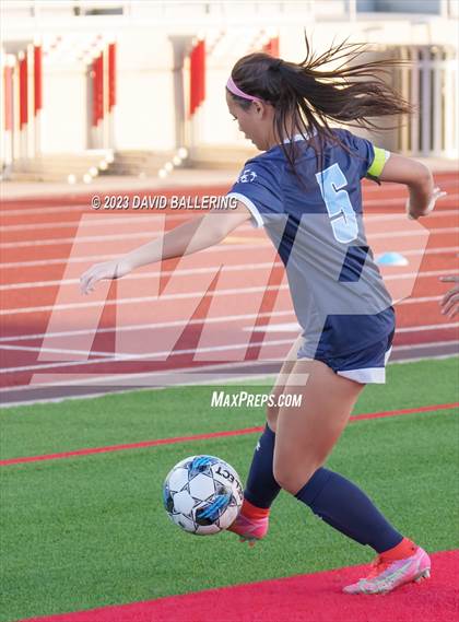 Thumbnail 2 in Bell vs. Keller Central (UIL Bi-District Playoff) photogallery.