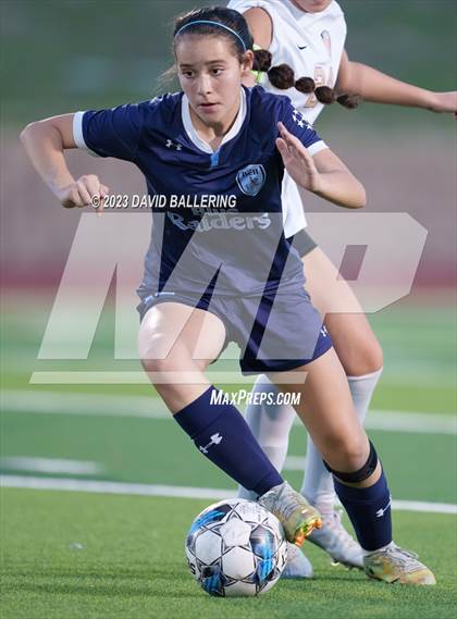 Thumbnail 2 in Bell vs. Keller Central (UIL Bi-District Playoff) photogallery.