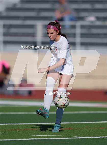 Thumbnail 2 in Bell vs. Keller Central (UIL Bi-District Playoff) photogallery.