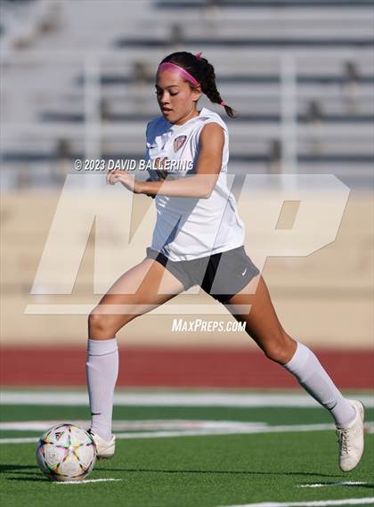 Thumbnail 3 in Bell vs. Keller Central (UIL Bi-District Playoff) photogallery.
