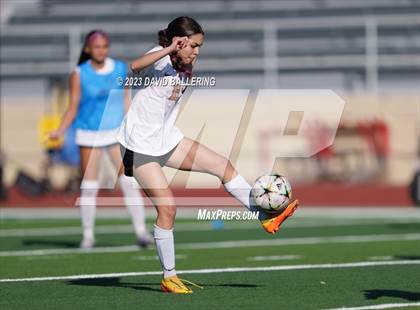 Thumbnail 1 in Bell vs. Keller Central (UIL Bi-District Playoff) photogallery.