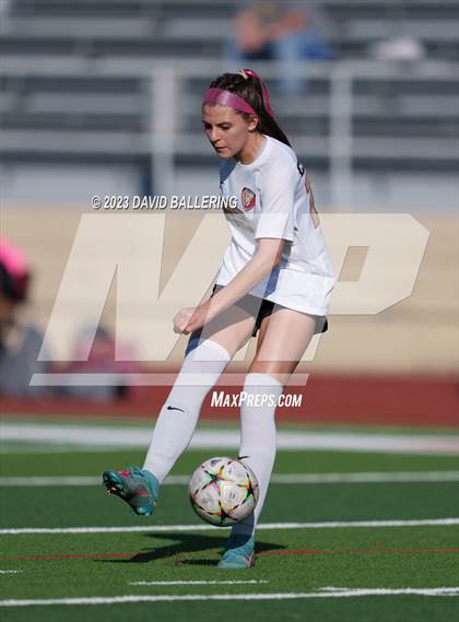 Thumbnail 2 in Bell vs. Keller Central (UIL Bi-District Playoff) photogallery.
