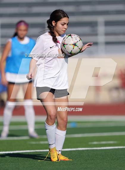 Thumbnail 1 in Bell vs. Keller Central (UIL Bi-District Playoff) photogallery.