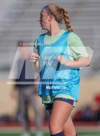 Thumbnail 2 in Bell vs. Keller Central (UIL Bi-District Playoff) photogallery.