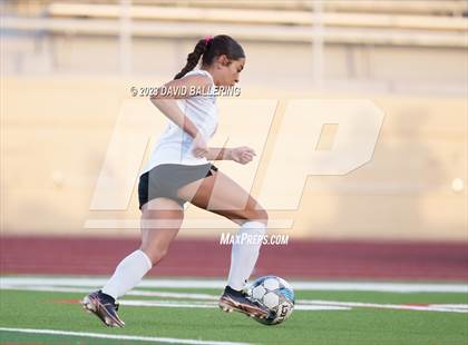 Thumbnail 3 in Bell vs. Keller Central (UIL Bi-District Playoff) photogallery.