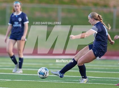 Thumbnail 2 in Bell vs. Keller Central (UIL Bi-District Playoff) photogallery.