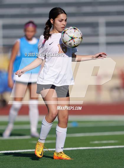 Thumbnail 2 in Bell vs. Keller Central (UIL Bi-District Playoff) photogallery.