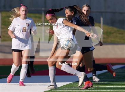 Thumbnail 2 in Bell vs. Keller Central (UIL Bi-District Playoff) photogallery.