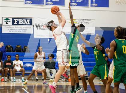 Thumbnail 3 in Taft vs Waggener photogallery.