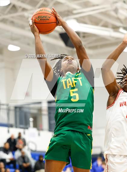 Thumbnail 3 in Taft vs Waggener photogallery.