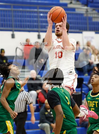 Thumbnail 2 in Taft vs Waggener photogallery.