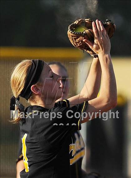 Thumbnail 2 in McPherson @ Andale/Garden Plain (4A Regional Final) photogallery.