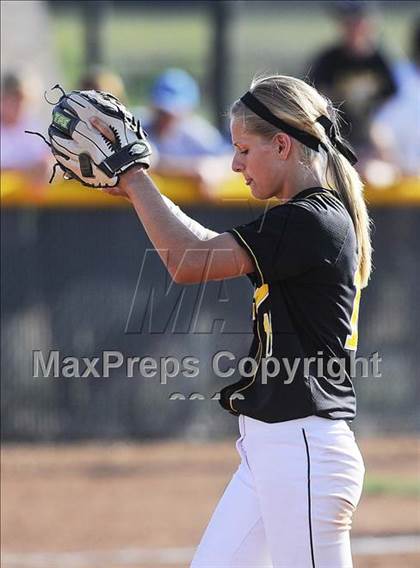 Thumbnail 2 in McPherson @ Andale/Garden Plain (4A Regional Final) photogallery.