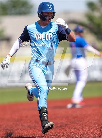 Thumbnail 1 in Valor Christian vs. Cherry Creek (CHSAA 5A District/Regional) photogallery.