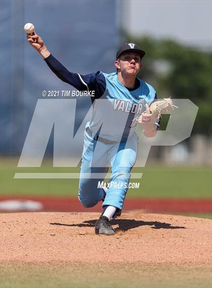 Thumbnail 1 in Valor Christian vs. Cherry Creek (CHSAA 5A District/Regional) photogallery.
