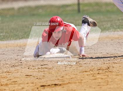 Thumbnail 2 in Catholic Memorial @ Wachusett Regional photogallery.