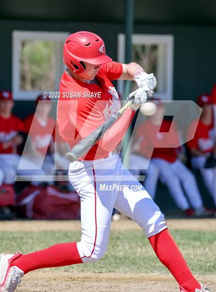 Thumbnail 3 in Catholic Memorial @ Wachusett Regional photogallery.
