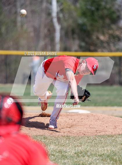 Thumbnail 1 in Catholic Memorial @ Wachusett Regional photogallery.