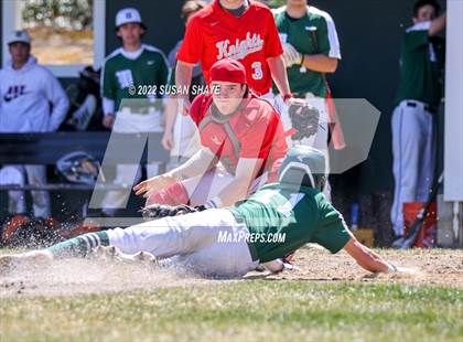 Thumbnail 2 in Catholic Memorial @ Wachusett Regional photogallery.