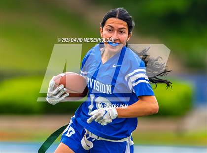 Thumbnail 3 in Division vs Bethpage (Nassau County Class B Final) photogallery.