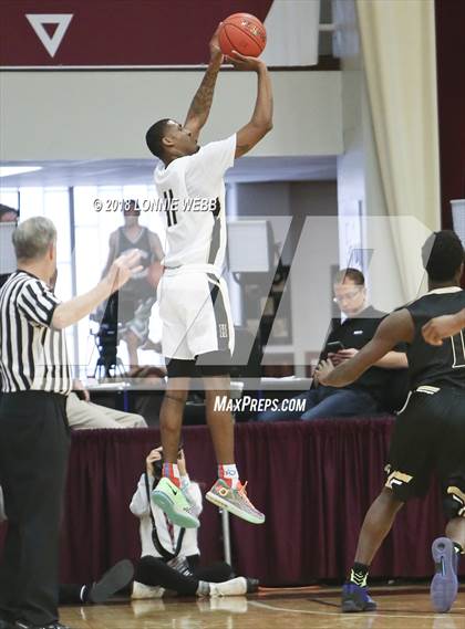 Thumbnail 2 in Hudson Catholic vs. John Carroll (Spalding Hoophall Classic) photogallery.