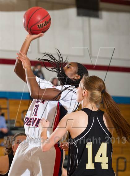 Thumbnail 3 in Jefferson Academy vs. Kent Denver (CHSAA 3A Districts 3rd Place) photogallery.