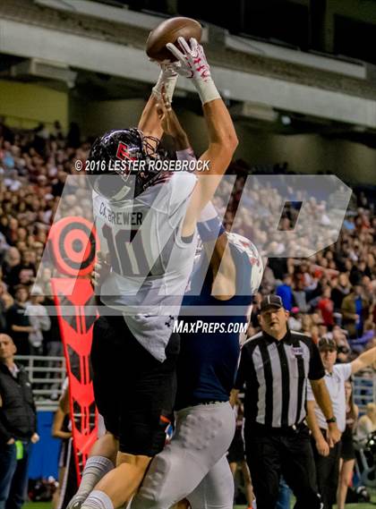Thumbnail 2 in Lake Travis vs. Atascocita (UIL 6A Semifinal) photogallery.